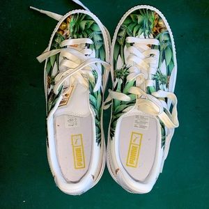 Tropical theme white & green puma shoes